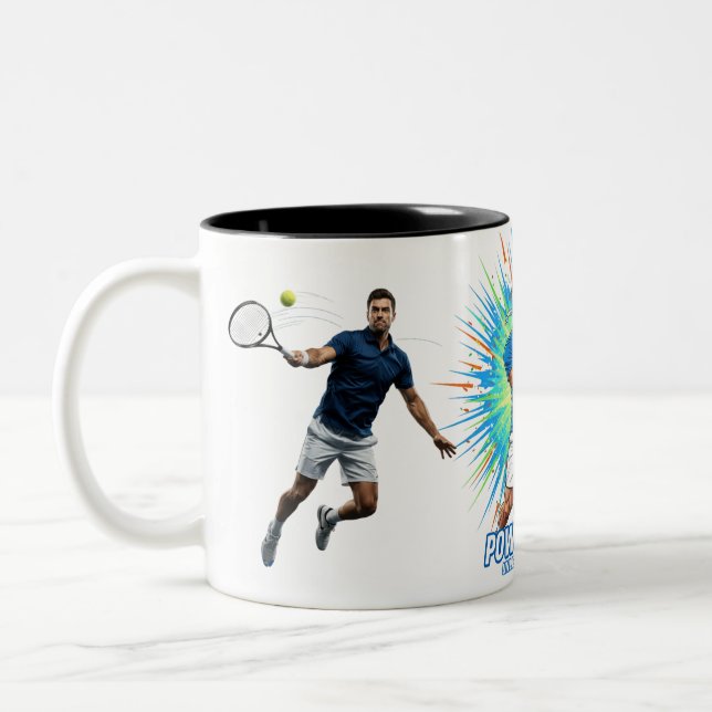 Kraftfull Tennisspelare Serve Sport Action Mugg (Vänster)