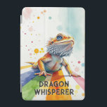 Kraftig, böjd drakkonsfärg med färgstark vattenfär iPad mini skydd<br><div class="desc">Ta med en stänk av färg och reptilian charm med den här bedövande skäggiga drakonen. Med en mycket detaljerad illustration av en skäggig drake i varma ton av orange och gult ställs den här teckningen in mot en livlig vattenfärgsbakgrund som brinner med nyp, blues och gröntar. Kombinationen av detaljerad realism...</div>