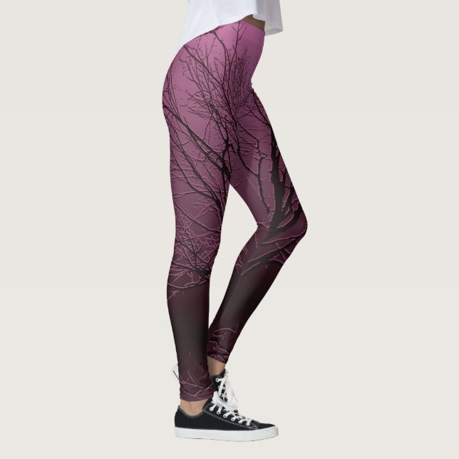 Kråka i träd i Mauve Leggings (Höger)