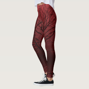 Kråka i träd i rött leggings