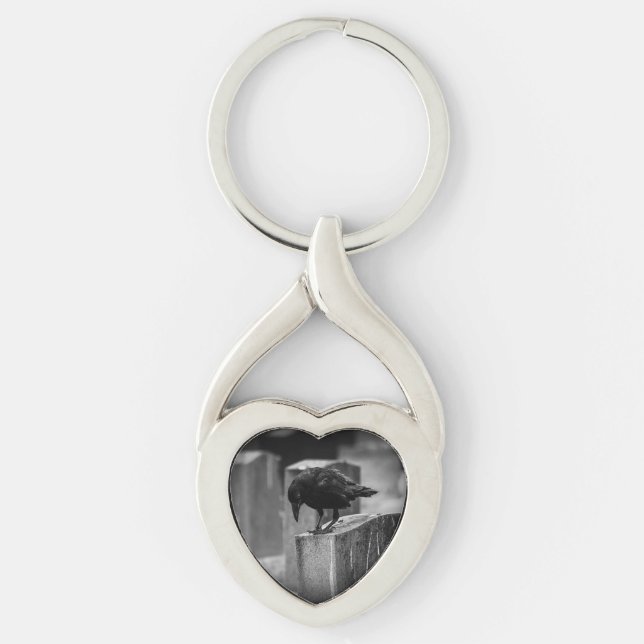 Kråkan Falln Cemetery Twisted Heart Silverfärgad Nyckelring (Framsidan)
