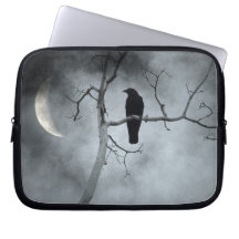 Kråkan i en skogsskövling Träd