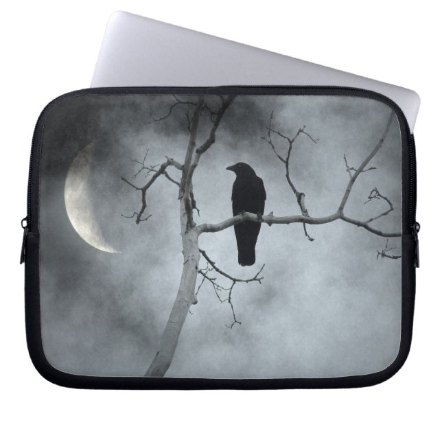 Kråkan i en skogsskövling Träd Laptop Fodral (Framsidan)