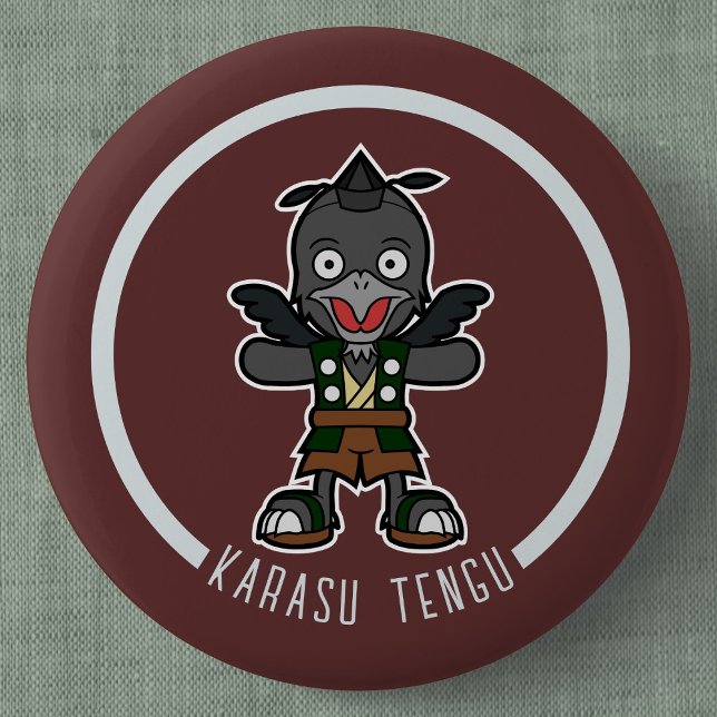 Kråkan Tengu för Tecknad | Japanska Yokai Knapp (Cute Cartoon Crow Tengu Can Badge- Detail View)
