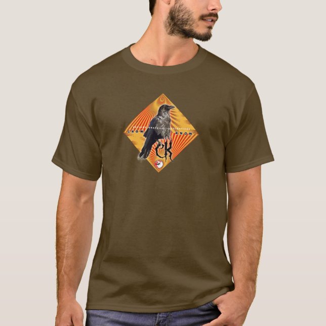 KRÅKAN VET PYRAMIDEN TEE SHIRT (Framsida)