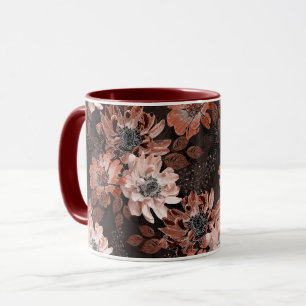 Kräm, terrakotta blommor på en mörkbrun bakgrund mugg