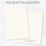 Krämer Mönster Kräm Bakgrund För Vellum Overlay Inbjudningar<br><div class="desc">Förbättra din vellum bröllopsinbjudan eller save-the-date-overlägg med vårt snygga ljuskräms bakgrundskort med en slät framsida för att visa upp din överläggsdesign och dina monogramnamn och bröllopsdatum i elegant serif-typografi på baksidan,  vilket ger en personlig touch till dina inbjudningar.</div>