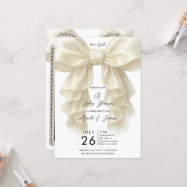 Krämfärgad kaskad veckad rosett elegant babyfest inbjudningar