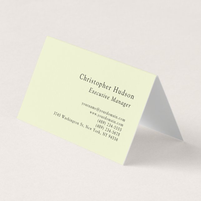 Krämgul minimalistisk modern enkel vanlig visitkort (Framsida)