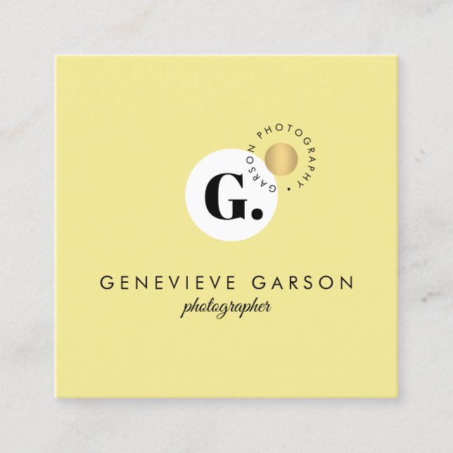 Kreativ Monogram Logotyp Gult Social Media Fyrkantigt Visitkort (Framsida)