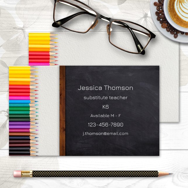Kreativ Pencil Chalkboard Lärare Visitkort (A cute colorful business card featuring pencils on a watercolor paper background with a chalkboard.)