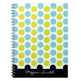 Kricka- & gröntpolka dots med den svart anteckningsbok med spiral