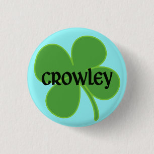 Krickan Crowley klämmer fast med shamrocken Knapp