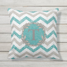 Krickan & den beige Monogrammed sparren kudder