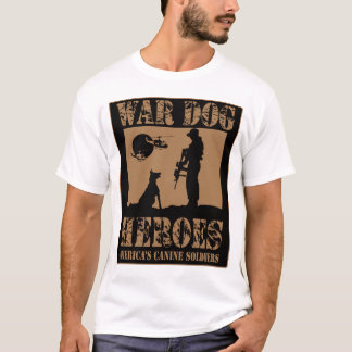 Krig förföljer Amerika hund- hjältar T Shirt