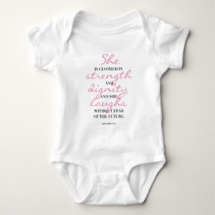 Kristen typografi. Proverbs31:25. Hon laughs. Tee Shirt