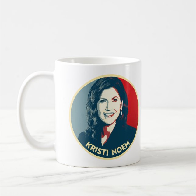 KRISTI NOEM Propaganda Badge Kaffemugg (Vänster)