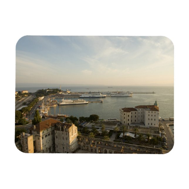 Kroatien, Dalmatien, Split. Utsikt över Riva Magnet (Horisontell)