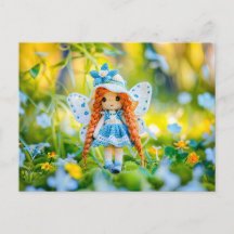 Krockad docka med hatt och Blåa blommor