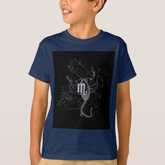 Krom som Scorpio Zodiac Symbol på Hevelius Tee (Framsida)