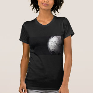 Kromjordklot med svart bakgrund t-shirt