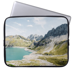 KROPP AV VATTEN SOM OMGES AV MOUNTAINER LAPTOP FODRAL