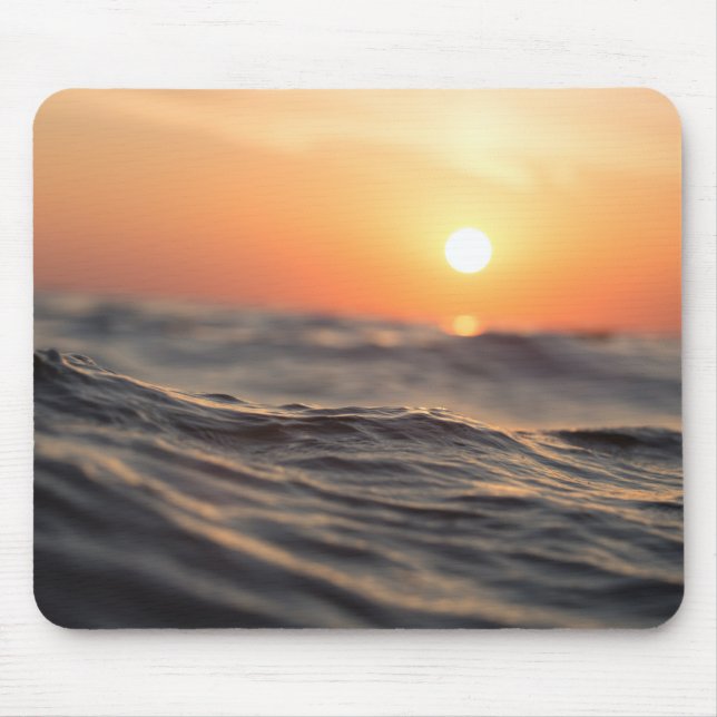 Kroppen i Vatten under Golden Hour Musmatta (Framsidan)