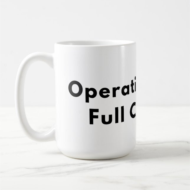 Krus med typografi som visar drift under full kapa kaffemugg (Vänster)