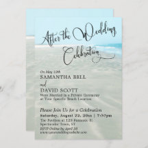 Krusad sand Akblått vatten efter strandbröllopseve