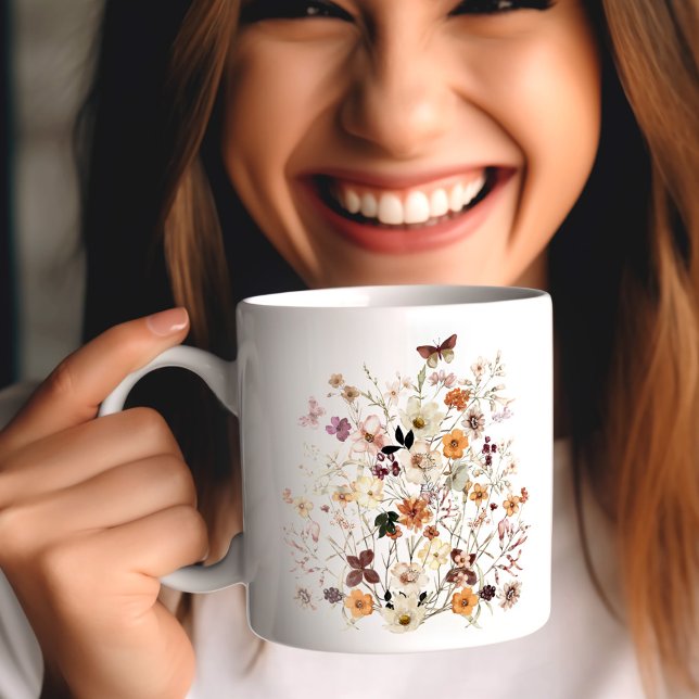 Kruvbeklädnad av Wildblommor Botanical Blommigt Fa Kaffemugg (Pressed Wildflowers Botanical Floral Farmhouse Coffee Mug)
