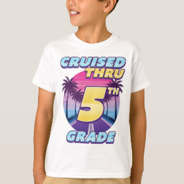 Krympat Thru 5:e Klass Studenten T Shirt
