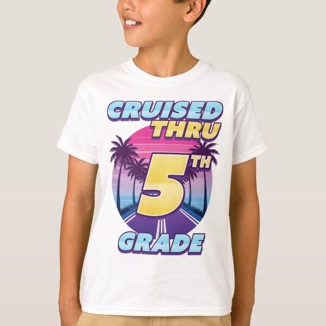 Krympat Thru 5:e Klass Studenten T Shirt (Framsida)