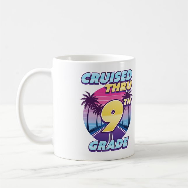 Krympat Thru 9:e Klass Studenten Kaffemugg (Vänster)