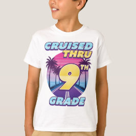Krympat Thru 9:e Klass Studenten T Shirt