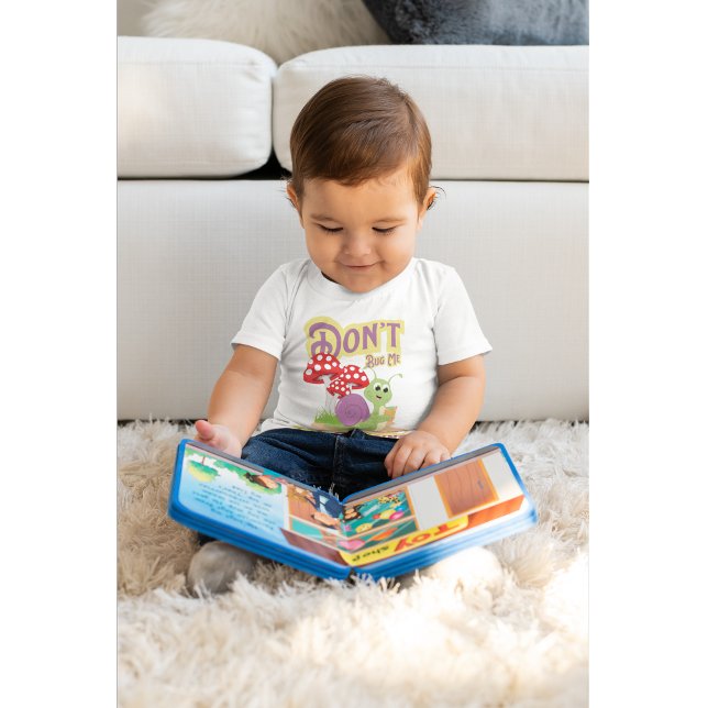 Kryp mig att jag läser Cute Snigel T Shirt (Snail storytime vibes—perfect tee for little readers who love cozy book moments.)