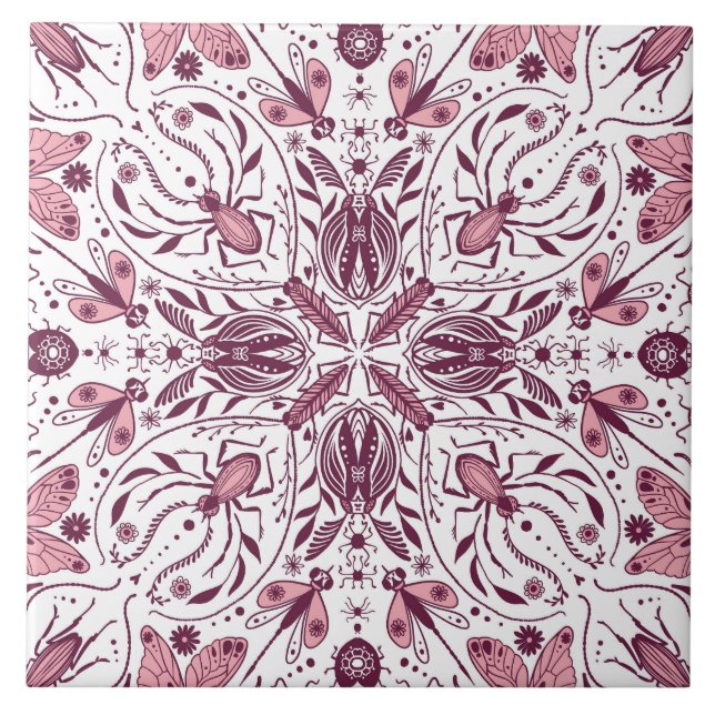 Kryp, mörkens magenta och rosa på vitt kakelplatta (Framsidan)