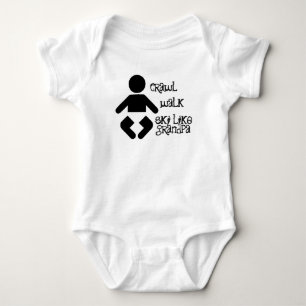 Krypandet går skidar den lika morfarbabySnapsuit T Shirt