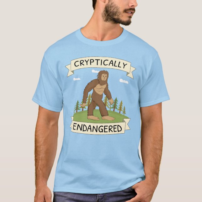 Kryptiskt hotad Bigfoot-funny T Shirt (Framsida)
