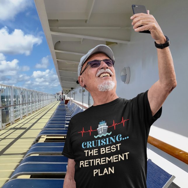 Kryssande Pension T-Shirt, kryssningsfartyg Älskar T Shirt (Skapare uppladdad)