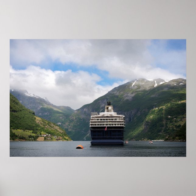 Kryssningsfartyg i Geirangerfjorden affisch (Framsidan)