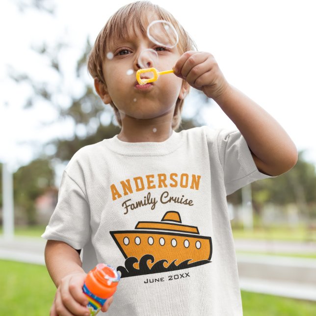 Kryssningsventilation för anpassad namnfamilj t-shirt (Skapare uppladdad)