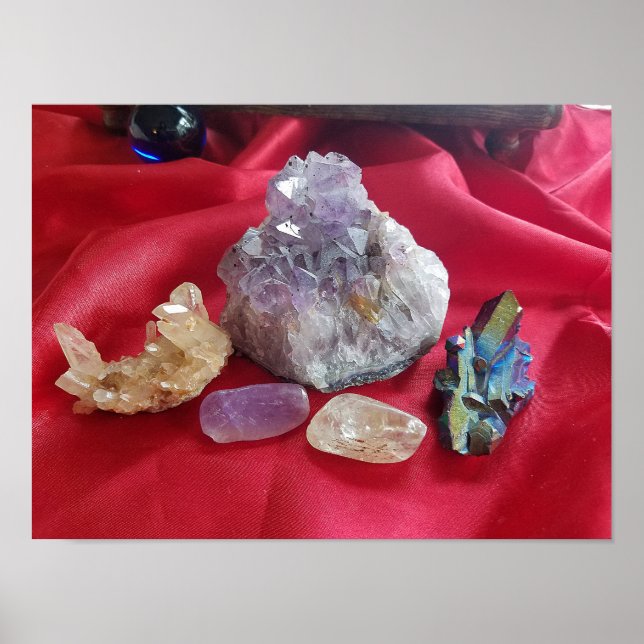 Krystaler på Red Satin stilla Life Photography Poster (Framsidan)