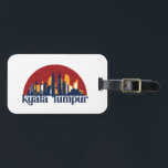 Kuala Lumpur Malaysia Retro City Skyline Cityscape Bagagebricka<br><div class="desc">Vintage- och reflexritorier med vackra skyliner,  attraktion och cityscape-konst. Coola skyscraper och byggnad silhuette illustrerar handelsvara för turister och resenärer. Perfekt som souvenir att ta med sig hem när man reser. Spara minnet av din resa och semester med familj och vänner. Bakgrunden till färg kan anpassas till färg.</div>