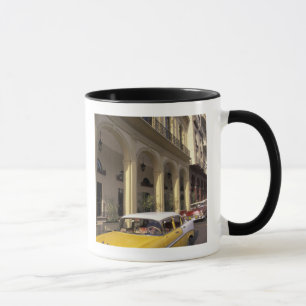 Kuba, Havanna. Färgglada Chevys från 1950-talet Mugg