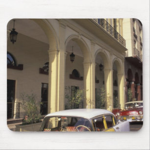 Kuba, Havanna. Färgglada Chevys från 1950-talet Musmatta