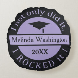 Kudde med anpassat namn för examen & år