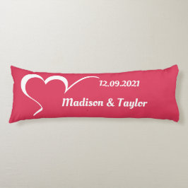 Kudde med anpassat namn och färg på stiliserat hjä