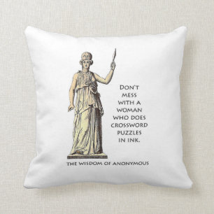 "Kudder kvinnan, som gör, korsordpussel i bläck" Kudde
