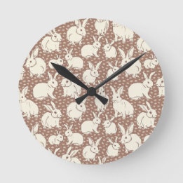 Kuddiskt Bunny Rabbits Bonanza - Mocha Mousse. Rund Klocka