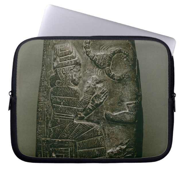 Kudurru av Nazimaruttash, kung av Babylon, c.1328- Laptop Sleeve (Framsidan)